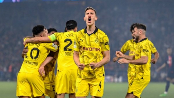 Jugadores del Borussia Dortmund celebran la victoria ante el PSG.