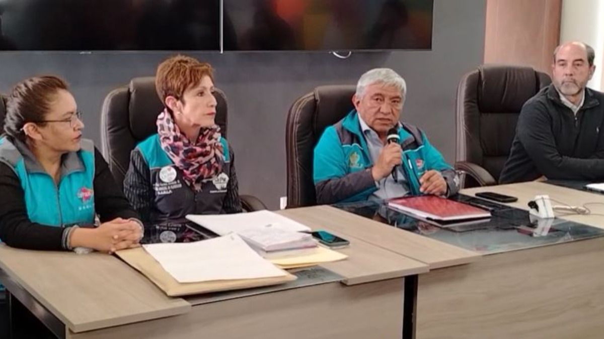 Alcalde de La Paz, Iván Arias y los secretarios municipales. Foto: Captura.