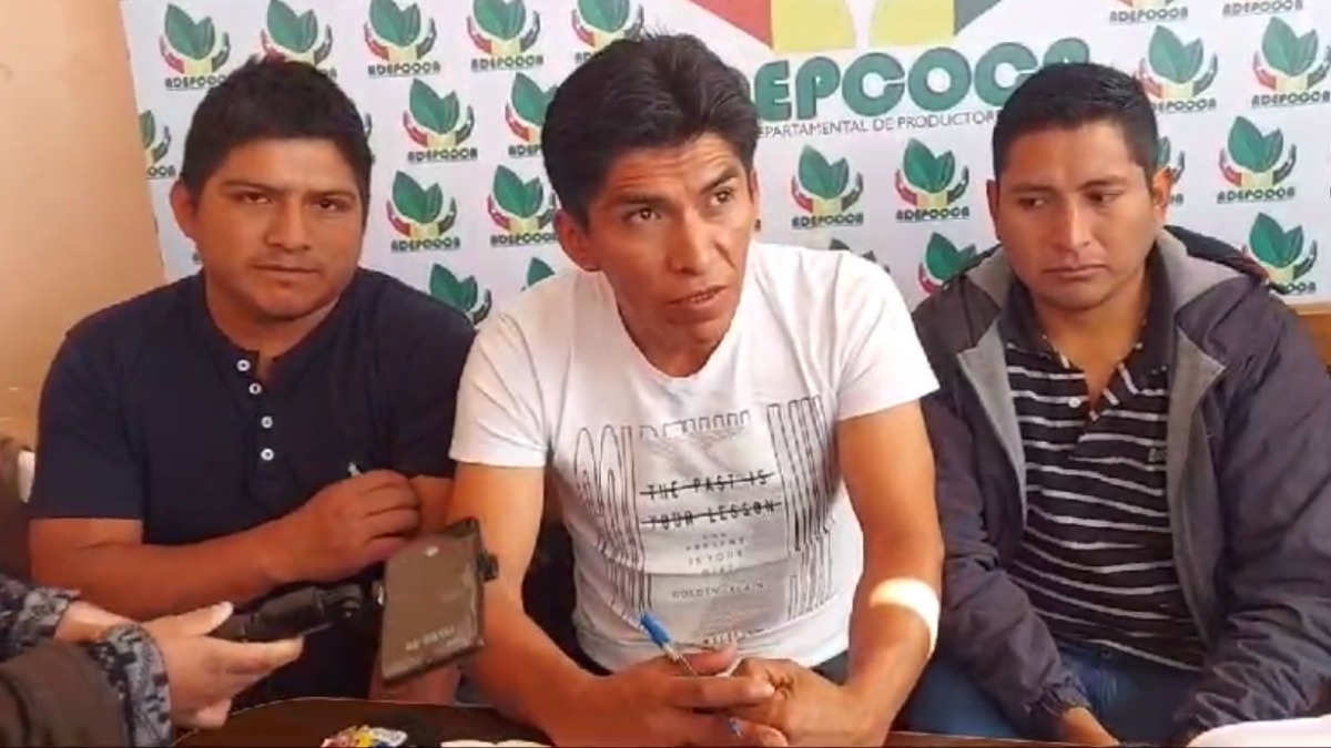 Dirigentes de Adepcoca. Al medio, el vicepresidente Freddy Quispe. Foto: ANF