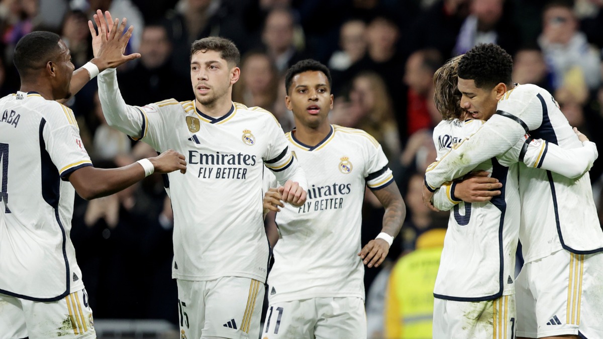 Jugadores del Real Madrid festejan una victoria en la Liga española.