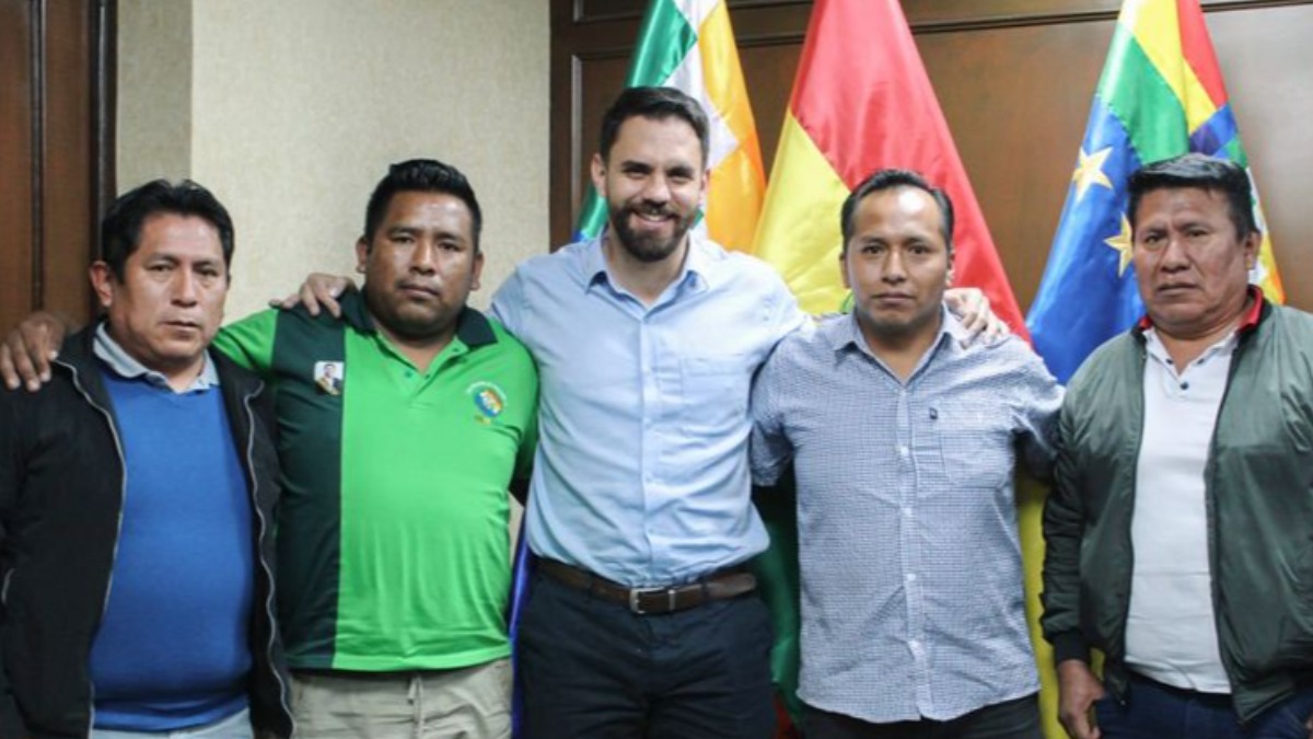 Ministro Del Castillo con los dirigentes de Cofecay. Foto: FB Del Castillo