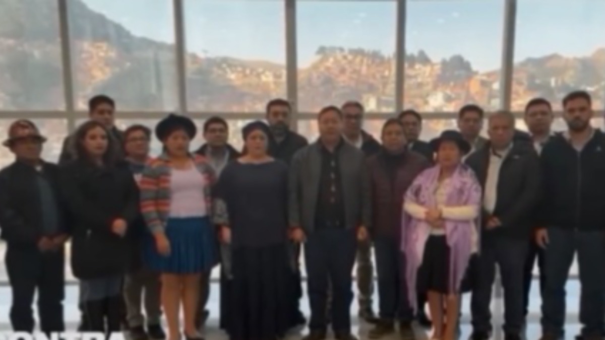 Arce junto al gabinete ministerial. Foto: captura