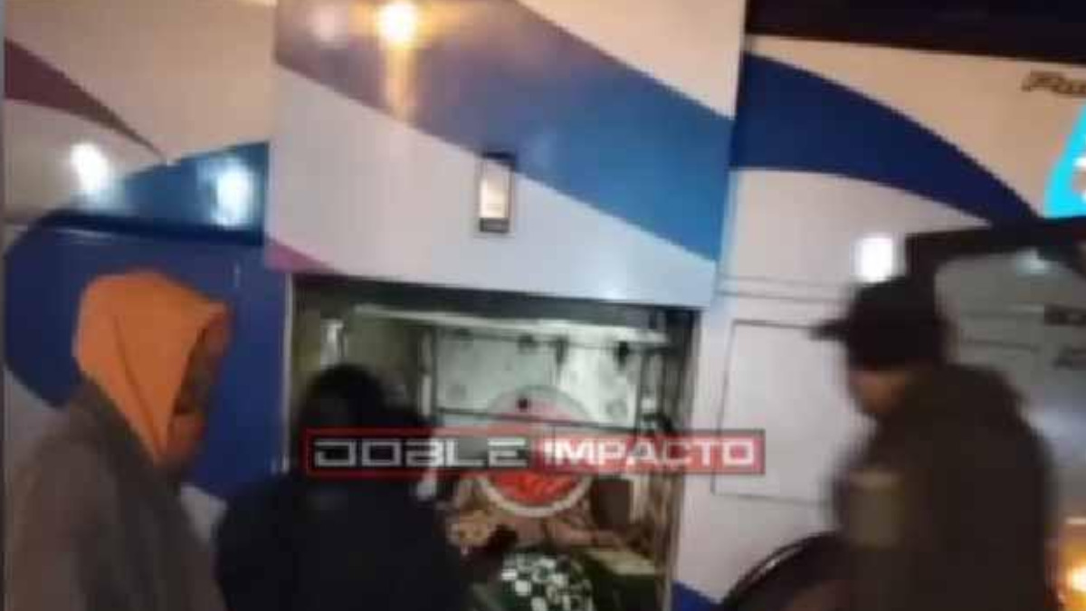 Ataque a la Flota Coral SRL en carretera Oruro- Cochabamba Foto: Doble Impacto