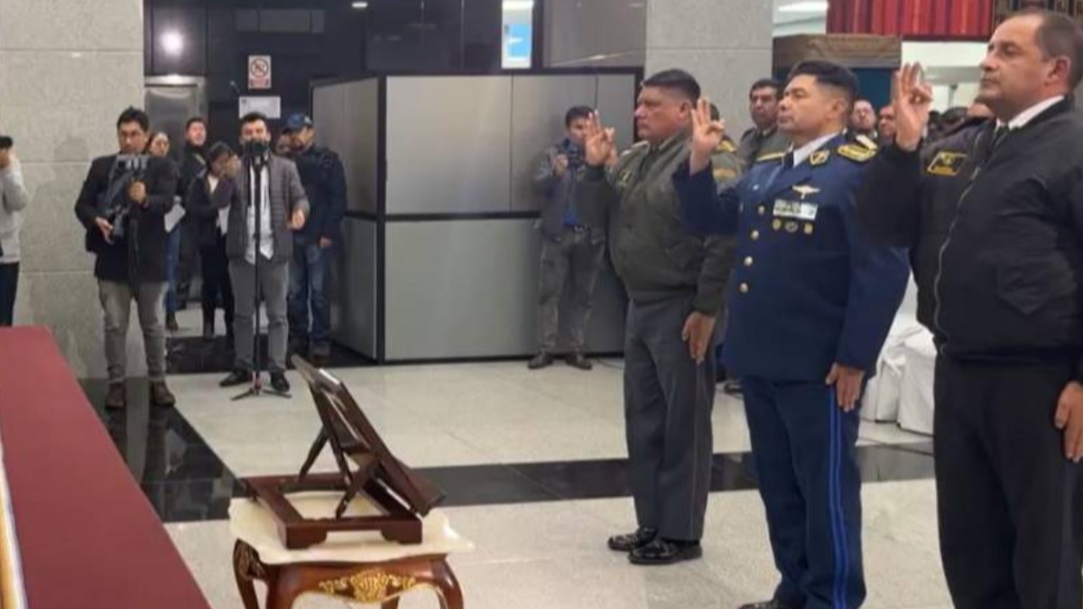 El nuevo Alto Mando Militar posesionado.
