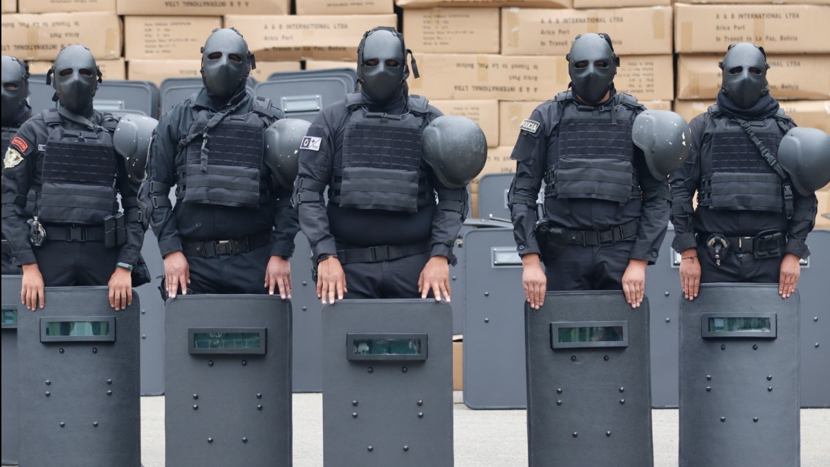 Equipo antidisturbios que entregó el Gobierno a la Policía, en 2023. Foto: ABI
