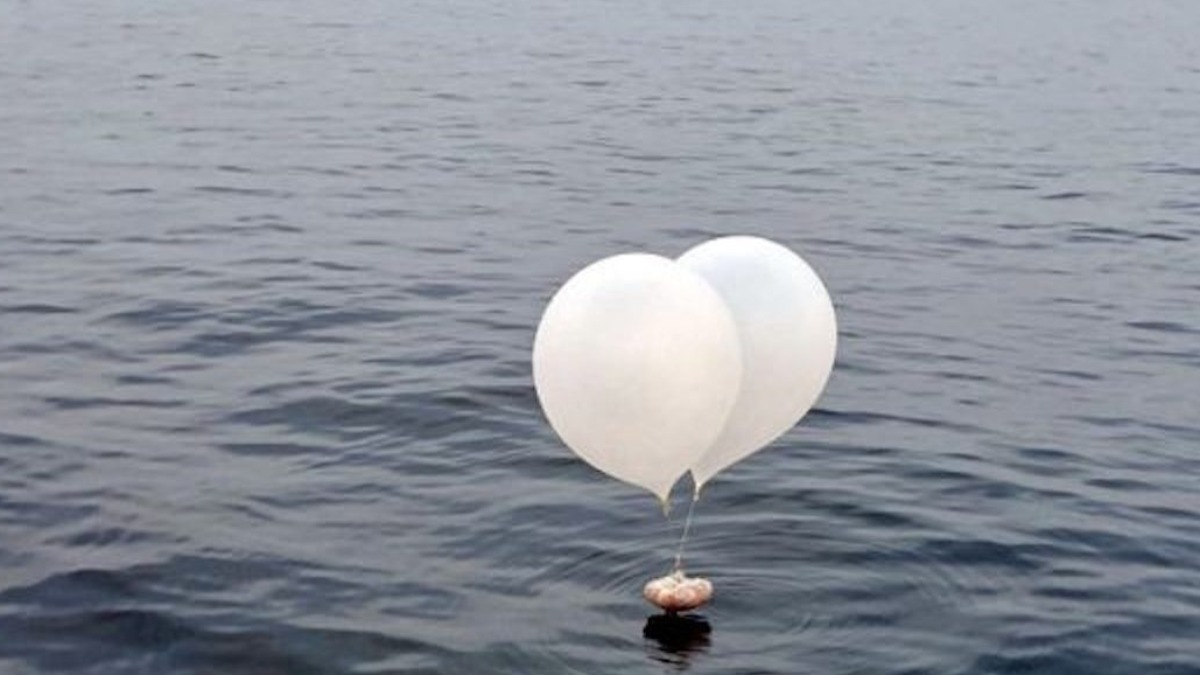 Globos cargados de basura rumbo a territorio surcoreano.   Foto: CNN
