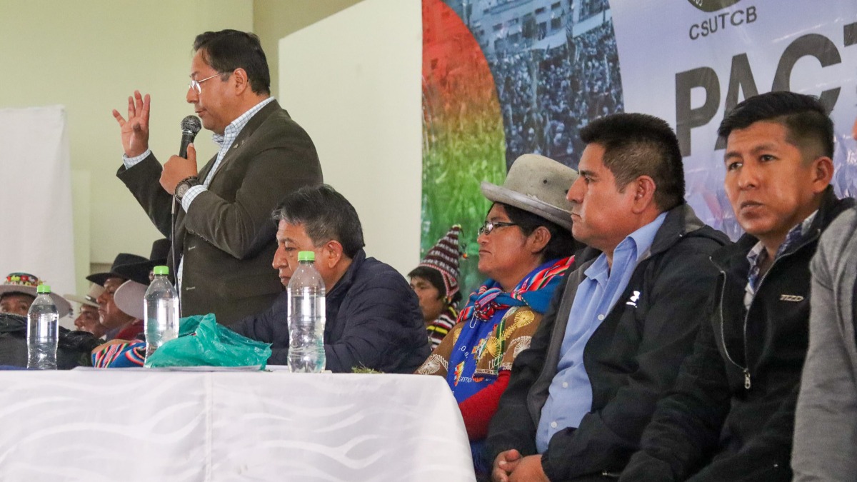 El presidente Arce con dirigentes de las organizaciones. Foto: RRSS