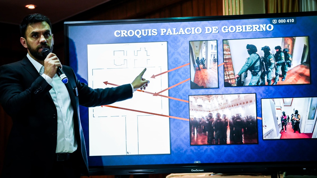 Ministro de Gobierno, Eduardo Del Castillo, presenta detalles de toma militar. Foto: RRSS