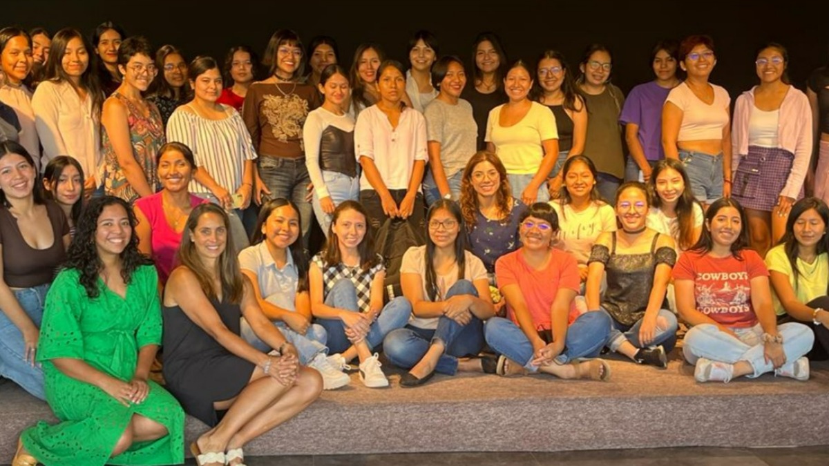 Mujeres involucradas en el mundo de la tecnología digital. Foto: Babasu