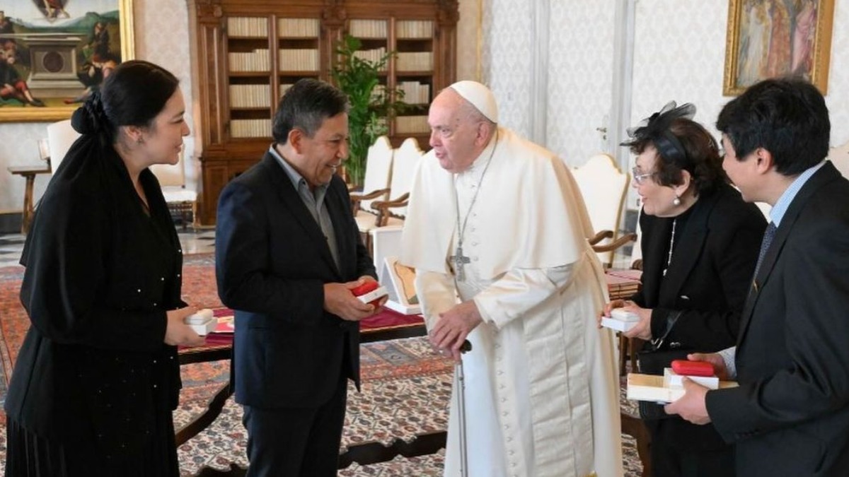 El vicepresidente Choquehuanca dialoga con el papa Francisco. Foto: Vicepresidencia