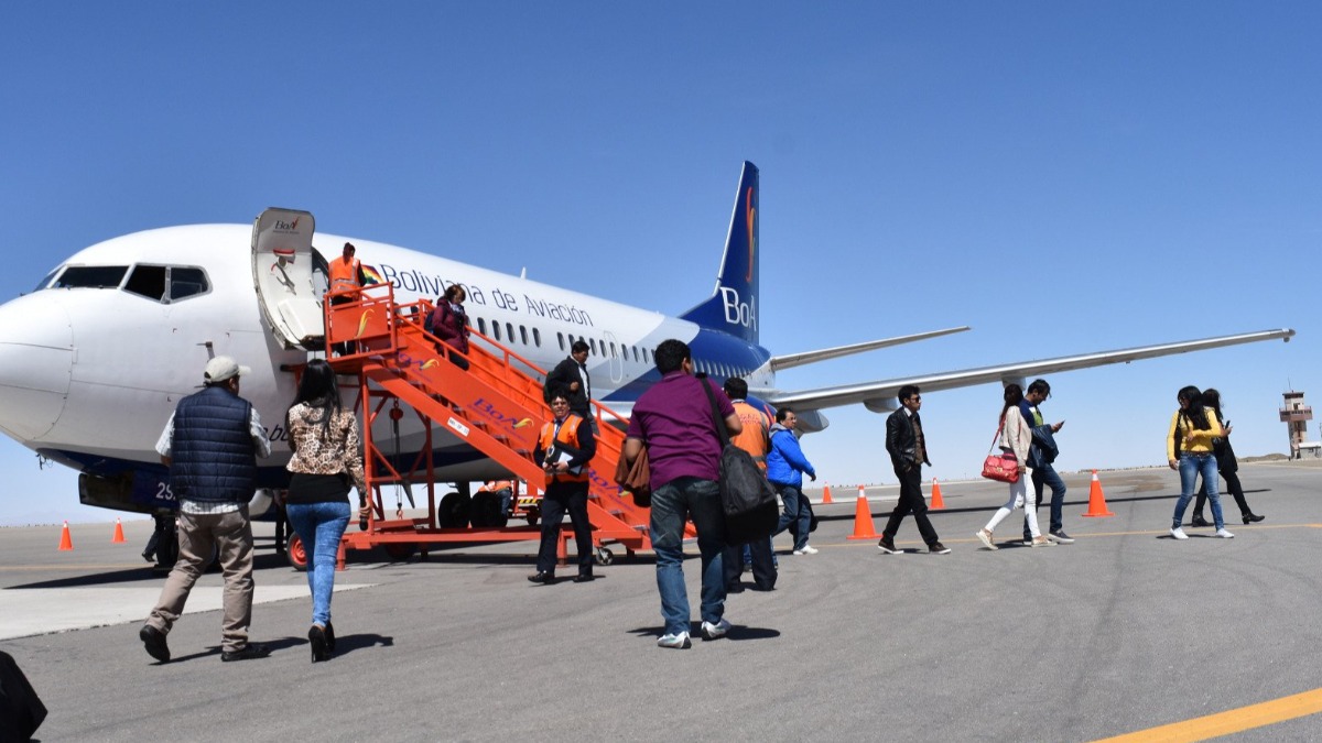 Un vuelo de la aerolínea estatal BoA. Foto: Internet