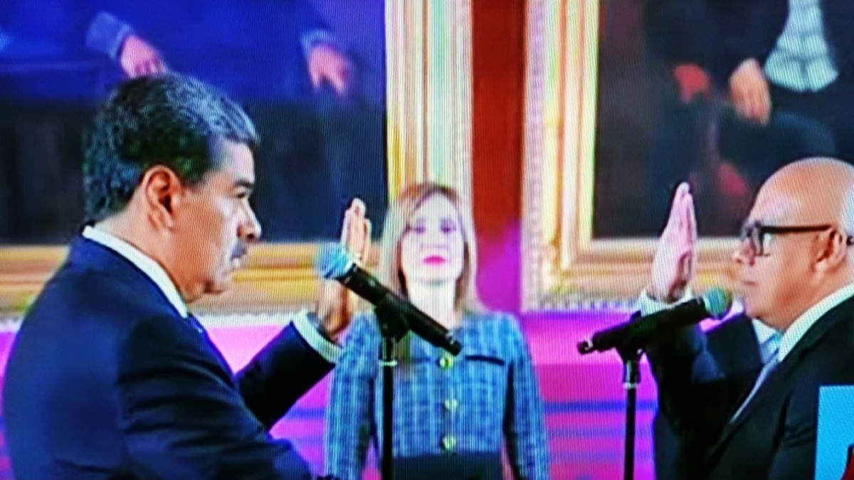 Maduro tomando juramento de su tercer mandato.