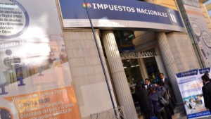 Impuestos prohíbe ingreso de celulares y cámaras a sus oficinas por seguridad de los funcionarios y de la “información”