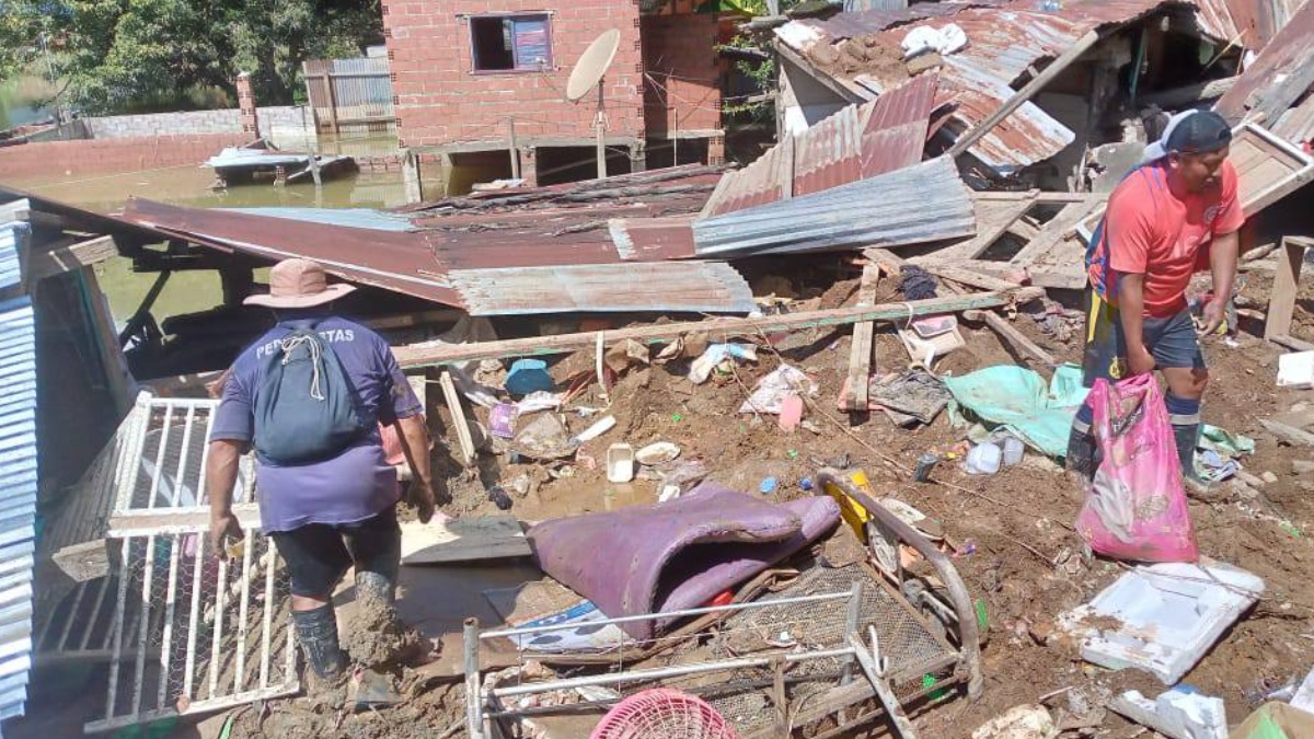 Varias viviendas de la comunidad de Chima, en Tipuani, quedaron bajo el agua. Foto: Somos Tipuaneños