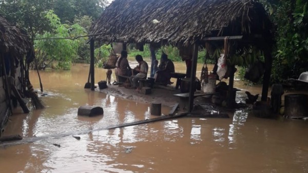 El agua ingresó a las comunidades del TIM. Foto: Gentileza.