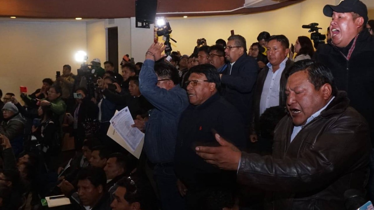 Los dirigentes de las nueve federaciones de choferes del país. Foto: Internet