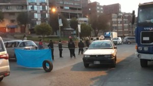 Choferes mantienen paro y concejala Chambilla dilata el conflicto que afecta a la población