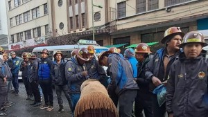 Gobierno desactiva protesta de maestros, pero hoy se aguardan más movilizaciones de mineros y otros sectores