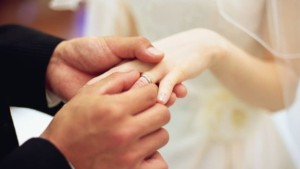 Matrimonio con menores: Velasco dice que senadores argumentaron que algunos papás entregan a sus hijas por comida