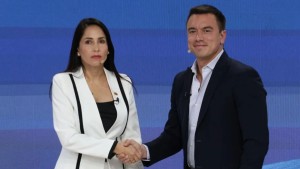 Noboa y la 'correísta' González llegan en empate técnico a la segunda vuelta de las presidenciales de Ecuador