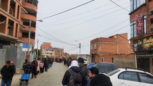 Choferes declaran cuarto intermedio y levantan los bloqueos en La Paz