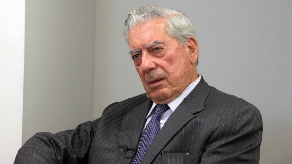 El escritor peruano y Premio Nobel de Literatura, Mario Vargas Llosa.