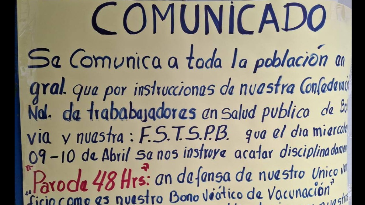 Carteles similares aparecieron pegados en los diferentes establecimientos de la salud pública del país.