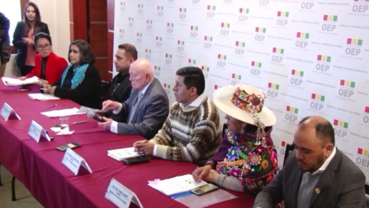 Los miembros de la sala plena del TSE. Foto: captura