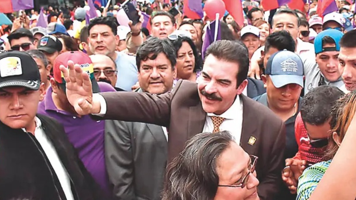 Manfred Reyes Villa en campaña electoral. Foto: Opinión/Dico Solis