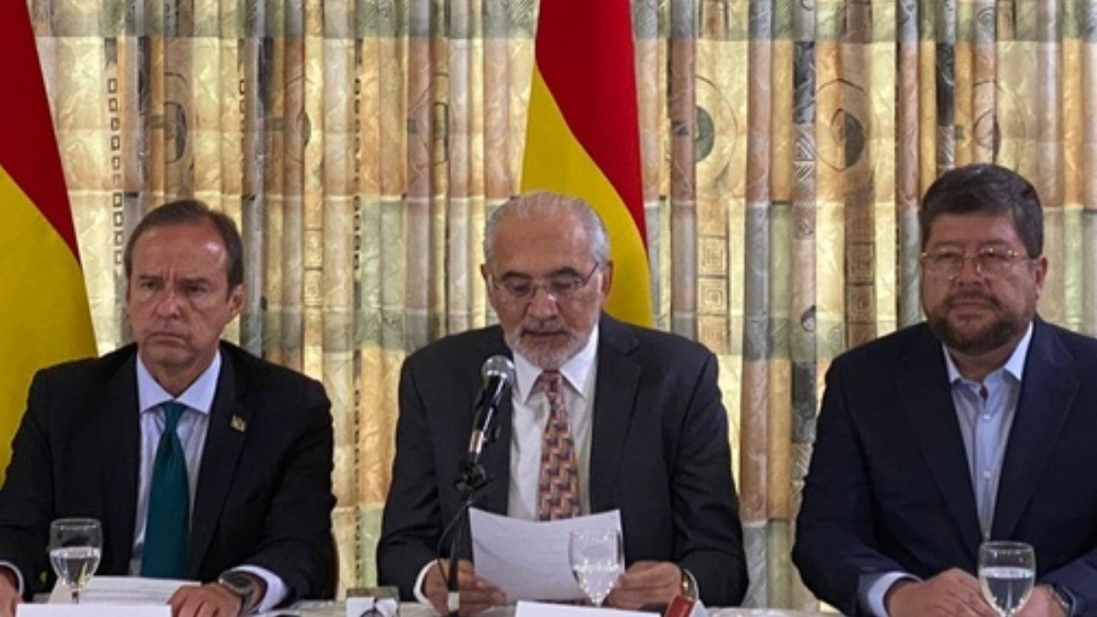 Quiroga, Mesa y Doria Medina. Foto: captura