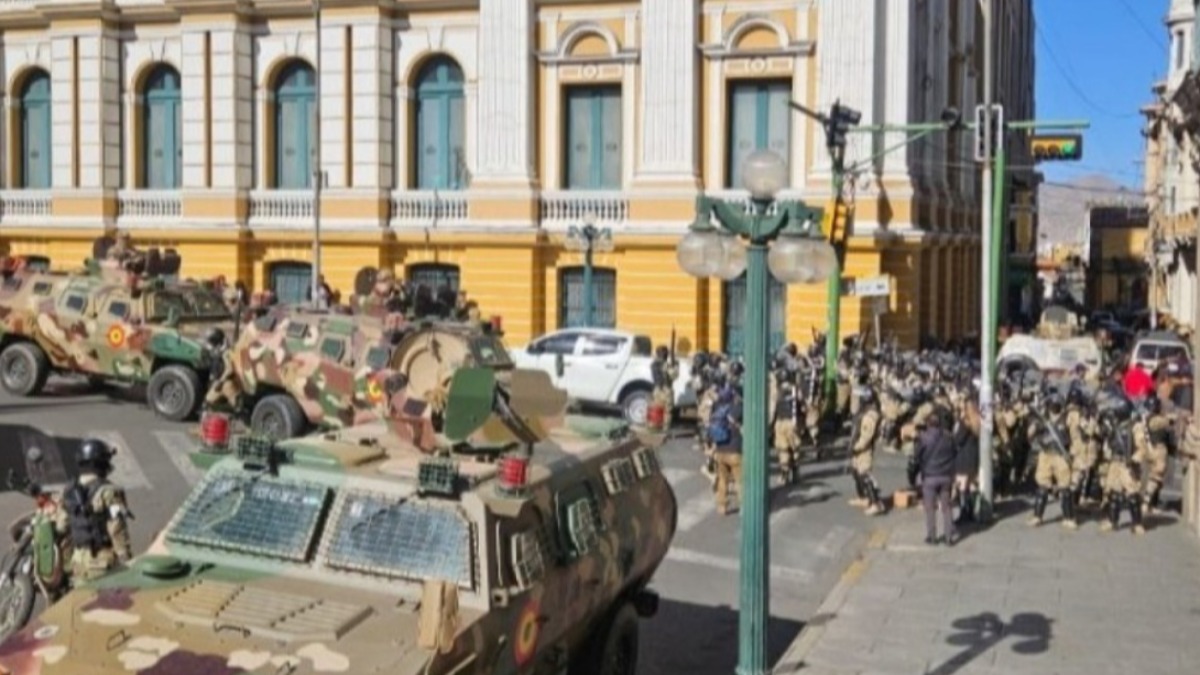 Toma militar de plaza Murillo. Foto: Internet