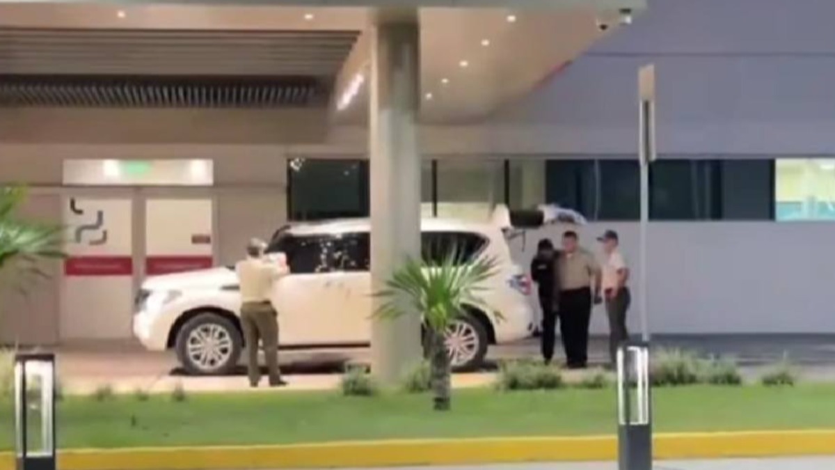 Vagoneta atacada por los sicarios. Foto: RRSS