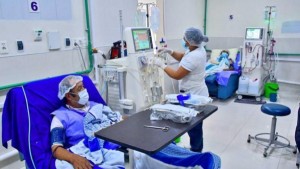Pacientes renales en riesgo por escasez de medicamentos en hospitales públicos y de la CNS