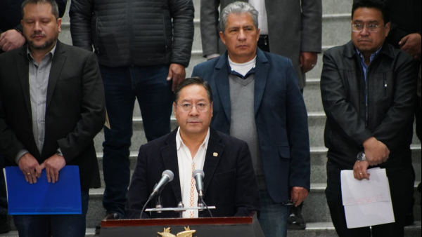 Luis Arce y sus ministros anuncian medidas económicas ante la crisis. Foto: captura video