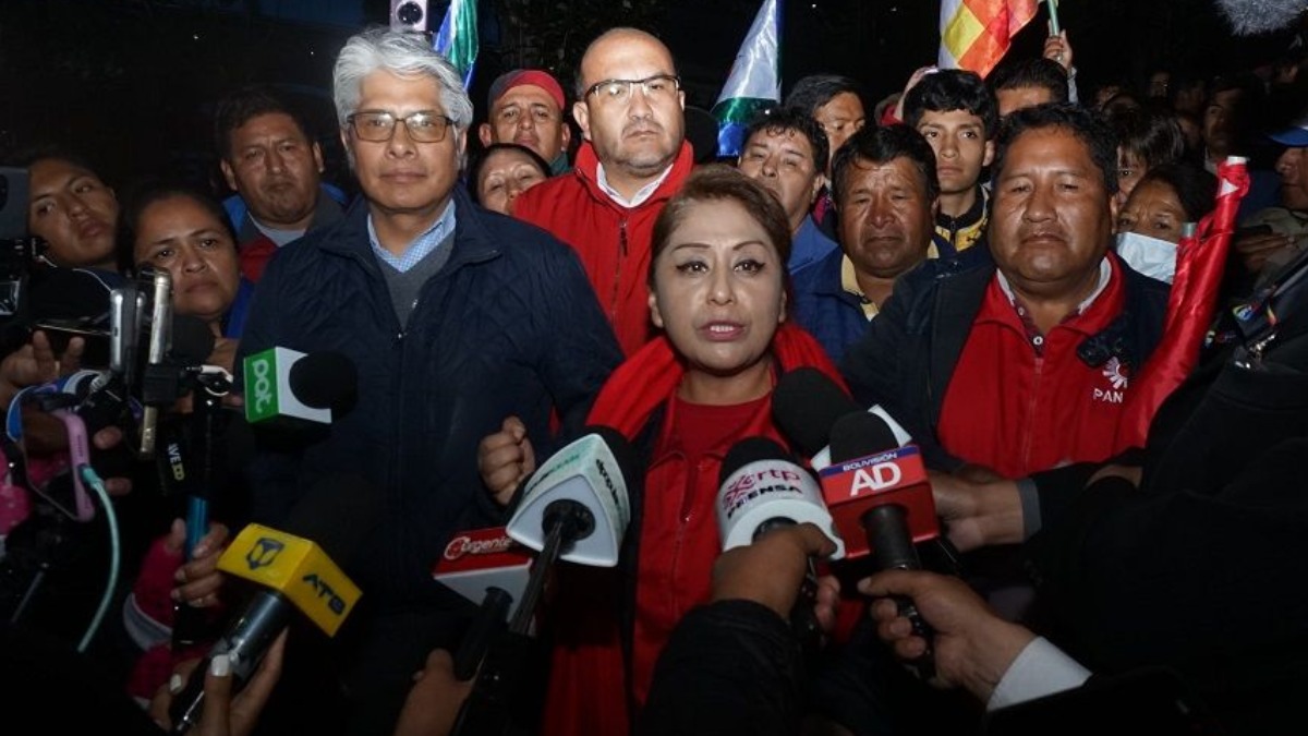 Dirigencia de Pan-Bol y abogados de Evo Morales. Foto: Internet