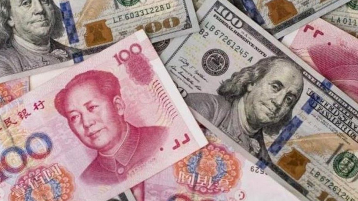 El yuan chino y el dólar norteamericano.