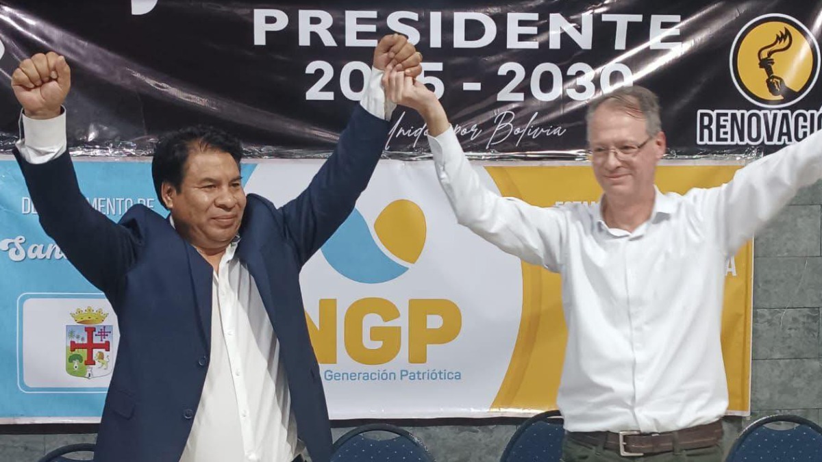 Jaime Dunn junto a su acompañante, Edgar Uriona. Foto: Erbol