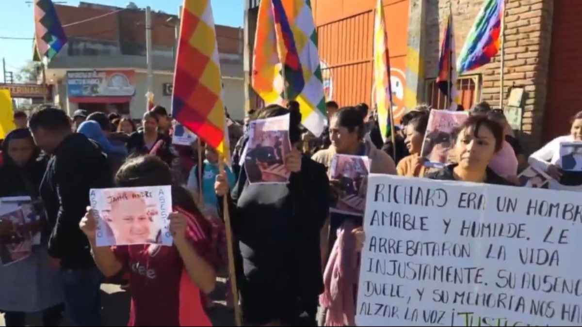 Protesta de residentes bolivianos en Argentina. Foto: Captura