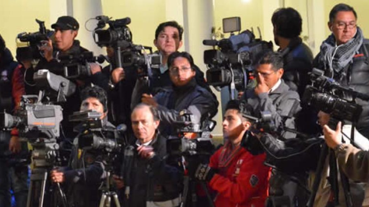 Trabajadores de la prensa en cobertura. Foto: Internet