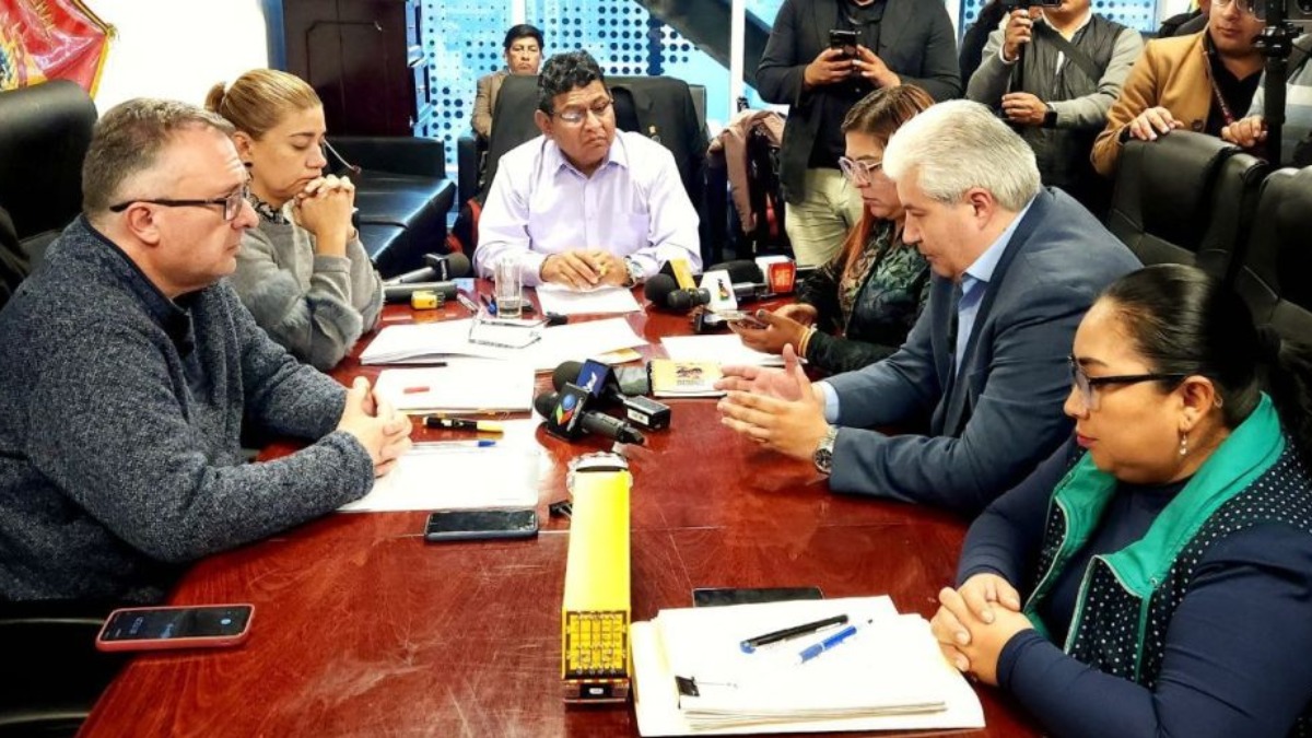 Comisión de Diputados que investiga a Botrading. Foto: Captura