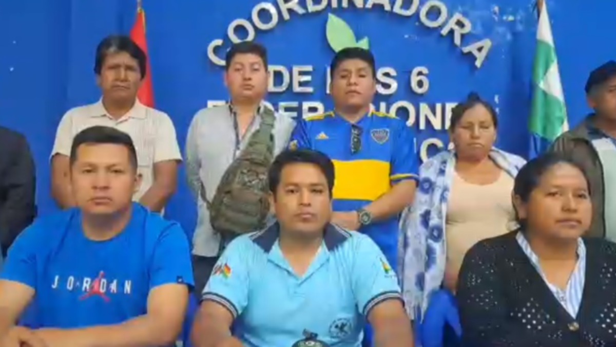 Dirigentes evistas en conferencia de prensa.
