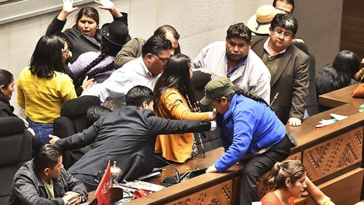 En la Asamblea Legislativa se registraron enfrentamientos entre opositores y oficialistas. Foto: Internet