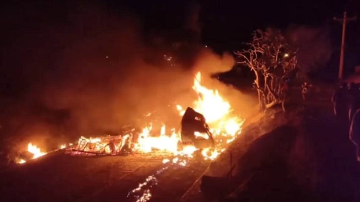 Incendio de la cisterna tras el choque. Foto: RRSS