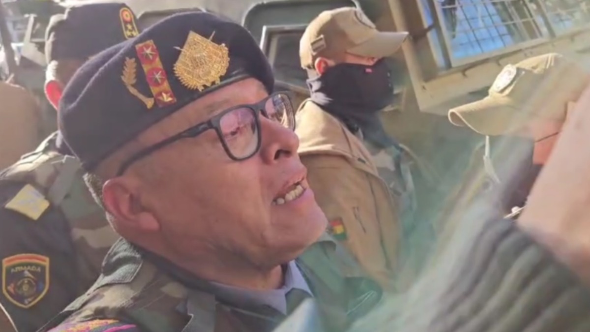 Juan José Zúñiga el día de la toma militar de Plaza Murillo. Foto: La Razón