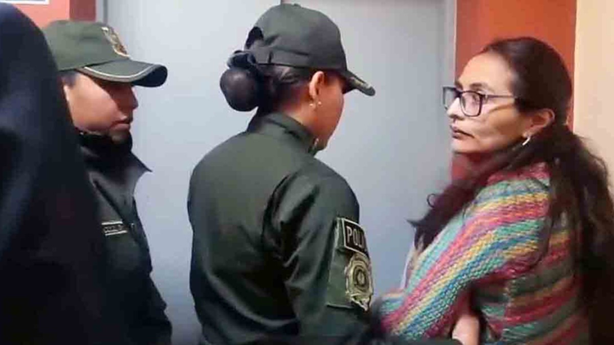 La exvocal Claudia Castro fue aprehendida y se espera la audiencia cautelar. Foto: Captura