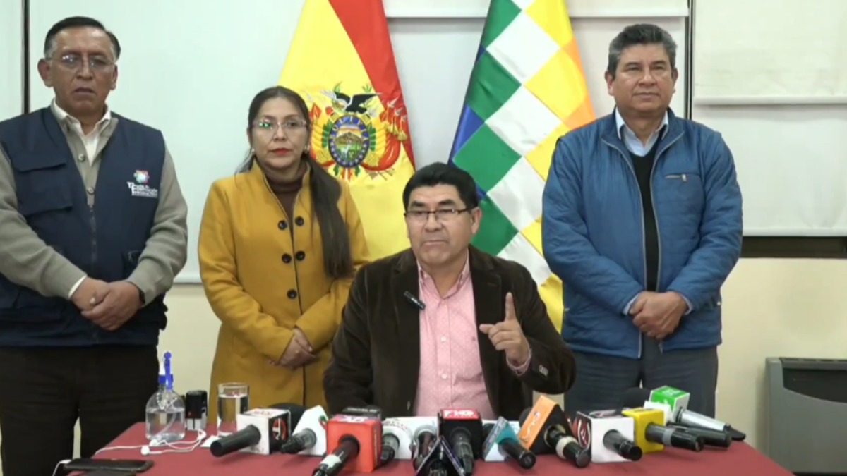 Ministro de Educación, Omar Veliz. Foto: Captura