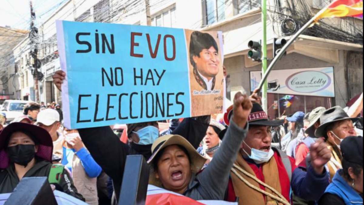 Afines a Evo Morales se movilizaron en La Paz exigiendo el registro de su candidatura. Foto: Internet