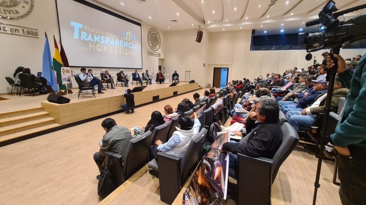 El foro en la ciudad de Cochabamba. Foto: UNITAS