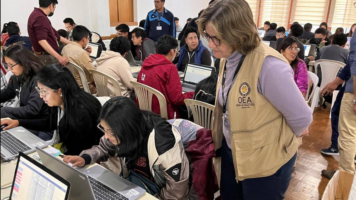 Los observadores de la OEA estuvieron presentes en el simulacro del Sirepre. Fotos: TSE