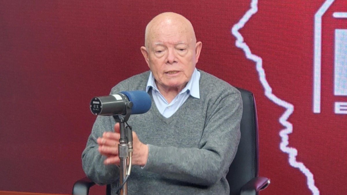Oscar Hassenteufel en los estudios de Radio Fides. Foto: Grupo Fides
